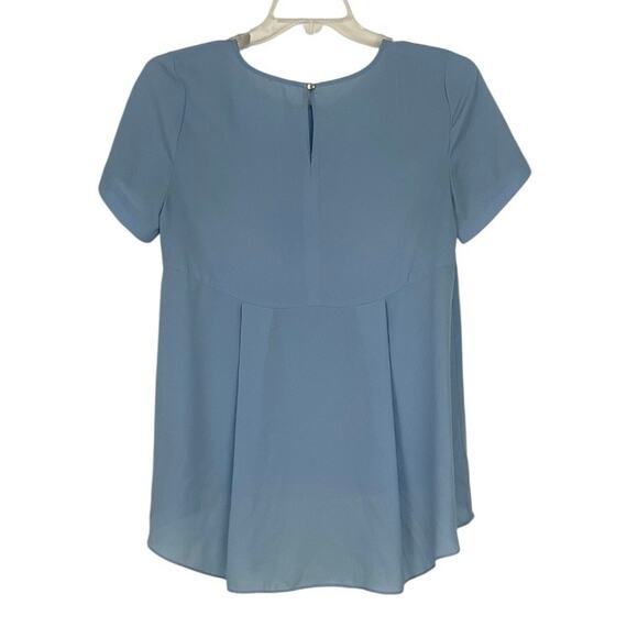Beautiful Light Blue Short Sleeve Blouse - Picture 3 of 6
